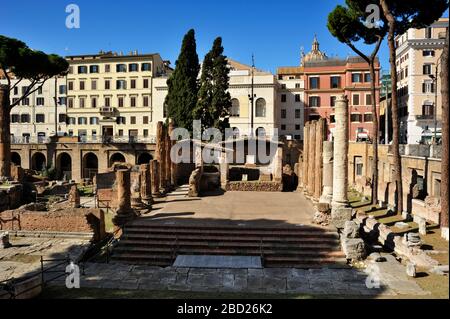 Italie, Rome, zone Sacra de Largo di Torre Argentina, temple de Juturna (3e siècle av. J.-C.) Banque D'Images