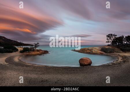 Belles couleurs dans Honeymoon Bay. Banque D'Images