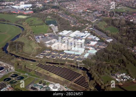 Vue aérienne sur Rugby Park et Heaton Mersey Industrial Estate, près de Stockport, Manchester Banque D'Images