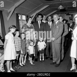 Le prince Andreas et sa femme la princesse Kira de Leiningen et leurs enfants la princesse Maria Tatiana; le prince Christopher; la princesse Lavinia Marie; le prince Karl Vladimir; le prince Dimitri Banque D'Images