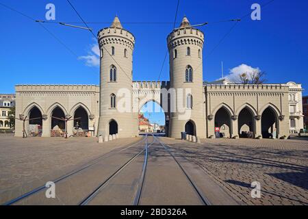 Vue sur la porte du Nauener dans le centre-ville, Potsdam, Brandebourg, Allemagne Banque D'Images