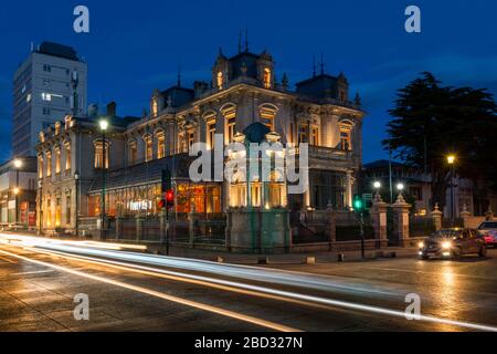 Ancien palais de la ville de Sara Braun et José Nogueira, aujourd'hui hôtel de luxe, Hôtel José Nogueira, Plaza de Armas, Punta Arenas, région de Magallanes y Banque D'Images