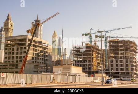 Dubaï, Émirats arabes Unis - 14 décembre 2019 : tours de temps en construction dans le centre-ville de Dubaï. Emirats arabes Unis. Banque D'Images