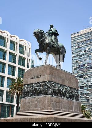 Statue du général Artigas dans le centre de Montevideo, Uruguay. Banque D'Images