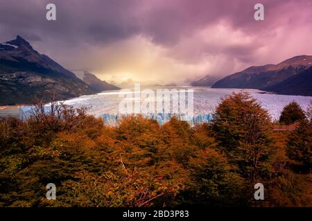 Automne au glacier Perito Moreno en Patagonie Argentine ville d'El Calafate Banque D'Images