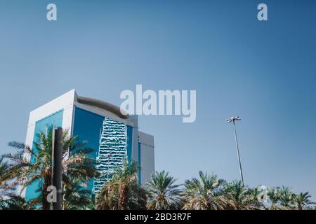 Ciel et palmiers. Arabie Saoudite Riyad paysage - Riyad Banque D'Images