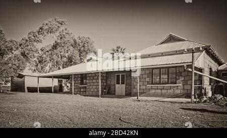 L'ancien Homestead de la station Hamelin est maintenant une base de recherche pour étudier les stromatolites de la piscine Hamelin Banque D'Images