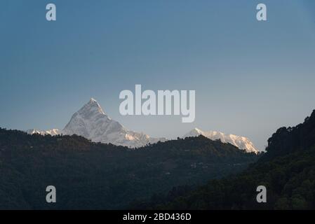 Vue sur le pic de montagne de Machhapuchhre Banque D'Images