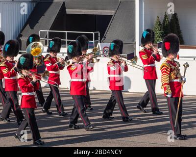 Irish Guards Marching band, Goodwood Revival 2019 West Sussex UK Banque D'Images