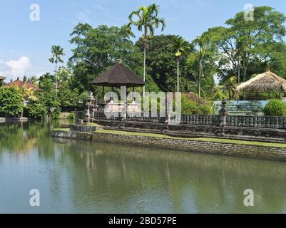 dh Pura Taman Ayun Temple Royal BALI INDONÉSIE Balinais indonésien Mengwi temples mues murs extérieurs asie asiatique Banque D'Images