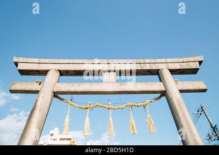 Porte du sanctuaire d'Ikukunitama Torii à Osaka, Japon Banque D'Images