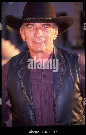 07 avril 2020: DOSSIER: JAMES DRURY, la Star de la série occidentale, ''le Virginie''' est mort. Il avait 85 ans. L'assistante de l'acteur Karen Lindsey a confirmé sa mort dans un post Facebook, déclarant qu'il était mort de causes naturelles lundi. PHOTO: JAMES DRURY est montré dans une photo non datée. (Image crédit : Michelson/ZUMAPRESS.com) Banque D'Images