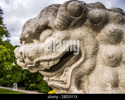 Lion gardien chinois aux jardins Kew Banque D'Images