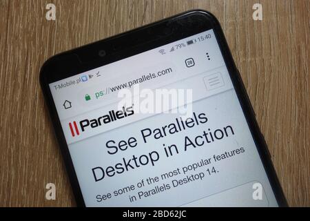 Le site Web de la société parallèles (www.parallels.com) s'affiche sur le smartphone Banque D'Images