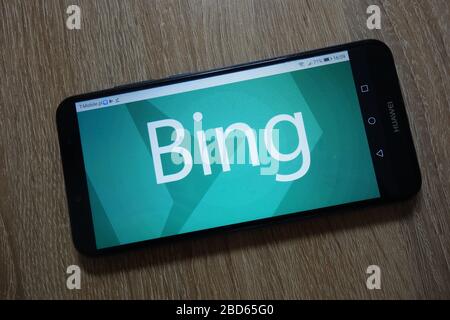 Logo Bing affiché sur le smartphone. Bing est un moteur de recherche Web appartenant à Microsoft et exploité par Microsoft Banque D'Images
