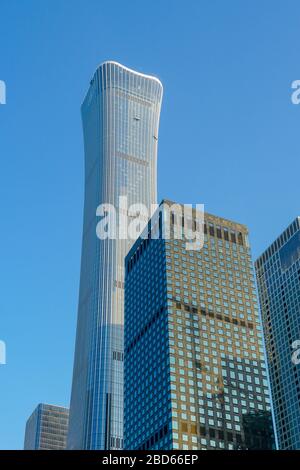 La tour CITIC est un gratte-ciel surgrand situé dans le quartier central des affaires de Beijing. Connu comme la Chine Zun. Le bâtiment de 108 étages de 528 m est le plus haut de la ville. Pékin, Chine. 5 avril 2020 Banque D'Images