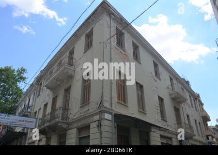 Un immeuble d'appartements historique à Monastiraki, Athènes, Grèce Banque D'Images