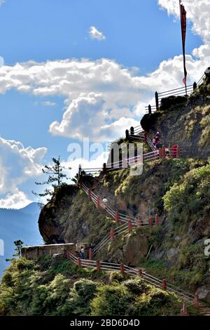 Le sentier menant à Paro Taktsang, au Bhoutan. Banque D'Images