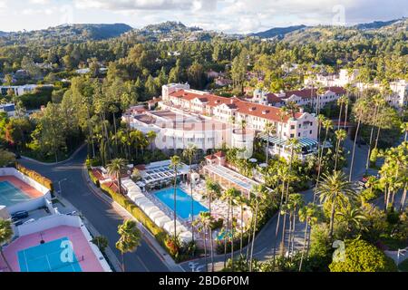 Vue aérienne de l'hôtel historique exclusif Beverly Hills sur Sunset Boulevard Banque D'Images