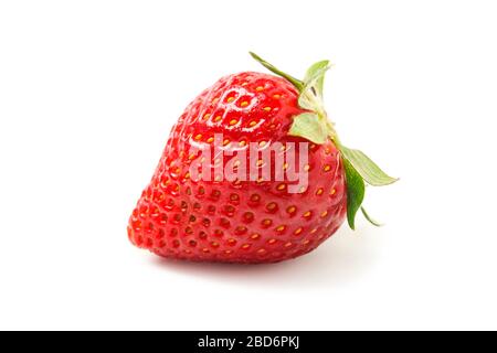 Fraise étroite isolée sur fond blanc Banque D'Images