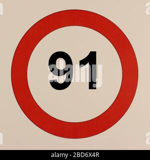 Illustration des Straßenverkehrszeichens 'Höchstgeschwindigkeit 91 km pro Stunde' Banque D'Images