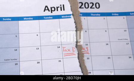 Journée de l'impôt gratté le calendrier d'avril 2020. Date limite de dépôt repoussée au 15 juillet. Banque D'Images