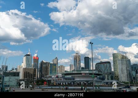 Melbourne Australie - 11 mars 2020 ; horizon commercial de la ville depuis le quartier des Docklands. Banque D'Images