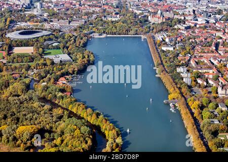 Maschsee, partie nord, espace récréatif intérieur de la ville, vue sur Maschpark, New City Hall et Sprengel Museum, Hanovre, Basse-Saxe, Allemagne Banque D'Images