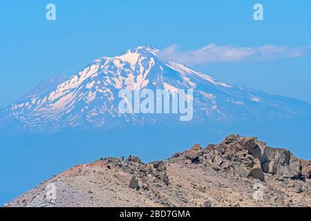 Mt Shasta du sommet du Mont Lassen dans le parc national volcanique de Lassen en Californie Banque D'Images