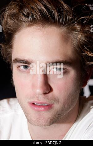 Robert Pattinson photographié lors d'une signature « Twilight » à Hot Topic au King of Prussia Mall, en Pennsylvanie, le 13 novembre 2008. Crédit: Scott Weiner / MediaPunch Banque D'Images