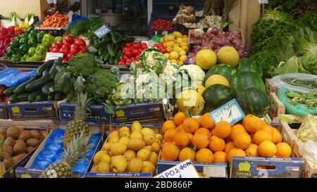 Marché des fruits et légumes, Grèce, Corfou Banque D'Images