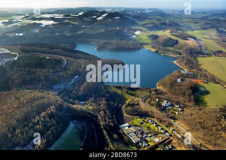 , Lac Hennesee à la Hennédam près de Meschede au soleil, 02.02.2014, vue aérienne, Allemagne, Rhénanie-du-Nord-Westphalie, Sauerland, Meschede Banque D'Images