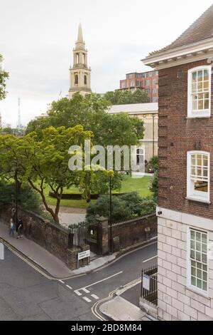 Vue sur l'église St John's, Waterloo et son jardin depuis le 1901 Arts Club Banque D'Images