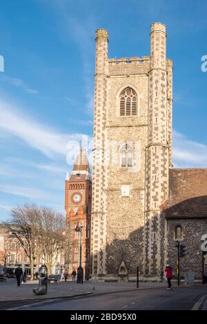 Église et mairie de St Laurence, Reading, Berkshire, Angleterre, GB, Royaume-Uni Banque D'Images