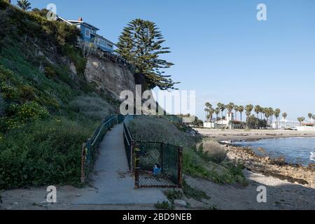 San Pedro, CA/USA - 3 avril 2020: Une maison sur le point de glisser dans l'océan près de la ville sunken à San Pedro Californie Banque D'Images