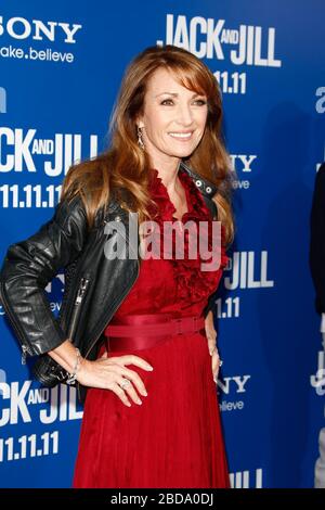 6 novembre 2011, Westwood, CA, USA: LOS ANGELES - 6 NOVEMBRE: Jane Seymour à la première de ''Jack et Jill'' au Village Theatre le 6 novembre 2011 à Westwood, CA (Credit image: © Kay Blake/ZUMA Wire) Banque D'Images