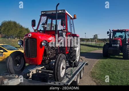 Jasia Tomic, Serbie, 29 septembre 2019. Présentation de nouveaux tracteurs IMT de Jarkovac au salon agricole local. Banque D'Images