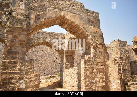 Vieux Golconda fort ruiné murs en Inde fond photo Banque D'Images