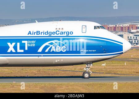 Francfort, Allemagne - 7 avril 2020: Avion Boeing 747-8-F de fret aérien à l'aéroport de Francfort (FRA) en Allemagne. Boeing est une manufacture d'avions Banque D'Images