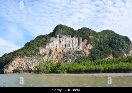 Ban Hin ROM Pier est un autre magnifique quai avec le mode de vie des habitants de la région vivant dans un environnement naturel et des pêcheurs locaux. Est également ouvert Banque D'Images