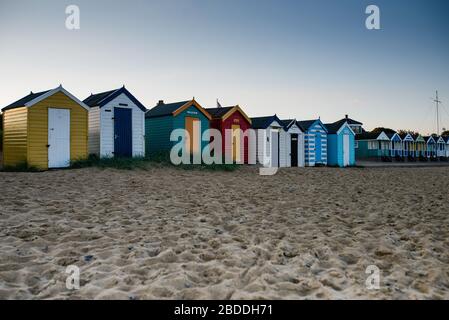 Southwold Beach Huts, lumière du soir Banque D'Images