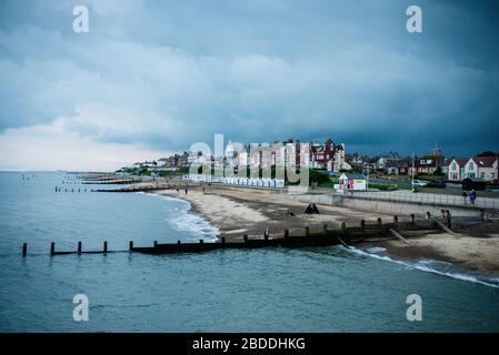 Southwold photographié depuis l'embarcadère, lumière bleue en début de soirée Banque D'Images