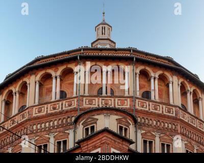 Le grand dôme du sanctuaire de Santa Maria delle Grazie, une œuvre du XVe siècle de Bramante. Milan, Italie Banque D'Images