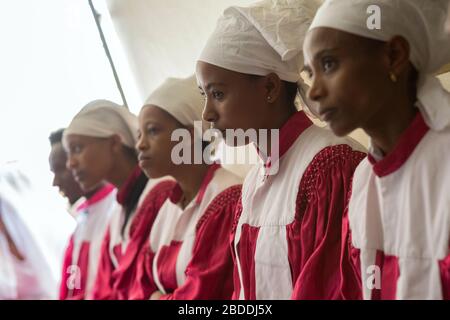 10.11.2019, Adama, Oromiyaa, Ethiopie - Service chrétien dans la Congrégation Nazareth Mekane Yesus, une congrégation luthérienne. Femmes d'une chorale d'église Banque D'Images