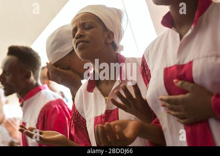 10.11.2019, Adama, Oromiyaa, Ethiopie - Service chrétien dans la Congrégation Nazareth Mekane Yesus, une congrégation luthérienne. Une chorale d'église dans la chorale Banque D'Images