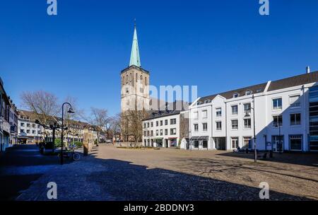 23.03.2020, Viersen, Rhénanie-du-Nord-Westphalie, Allemagne - Contact ban dû à la pandémie de corona, lundi déserté rue commerçante avec des magasins fermés et re Banque D'Images