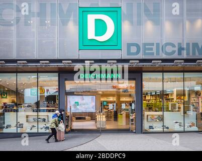 30.03.2020, Essen, Rhénanie-du-Nord-Westphalie, Allemagne - fermé Deichmann Store sur Limbecker Strasse, Deichmann ne veut pas payer ses loyers à cause de Banque D'Images