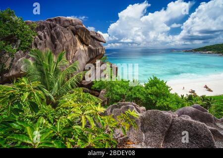 Plage tropicale la plus spectaculaire Grande Anse sur l'île de la Digue, Seychelles. Vacances vacances vacances vacances vacances style de vie concept Banque D'Images