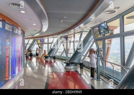 Pont d'observation de la tour KL (Menara Kuala Lumpur), Kuala Lumpur, Malaisie Banque D'Images
