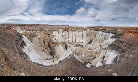 Paysage massif Mine de charbon Canyon sur la réserve Navajo à Ariz Banque D'Images